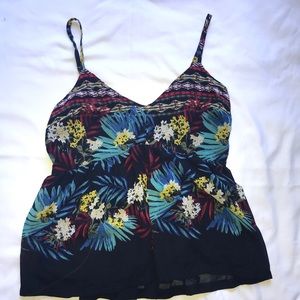 Hollister Tropical Tank